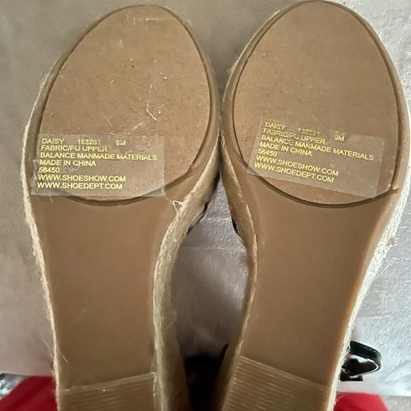 Women’s black floral espadrilles size 9M - Picture 3 of 9